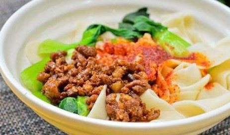 油潑面怎么做好吃？陜西油潑面的正宗做法