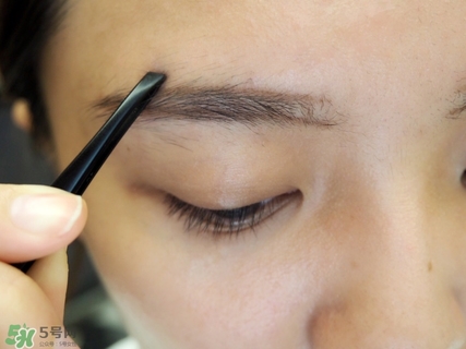 新手怎樣修眉畫(huà)眉 新手如何學(xué)會(huì)修眉畫(huà)眉