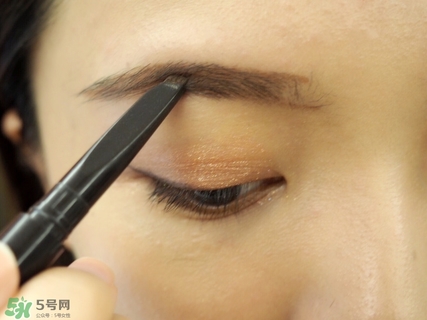 新手怎樣修眉畫(huà)眉 新手如何學(xué)會(huì)修眉畫(huà)眉