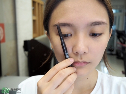 新手怎樣修眉畫(huà)眉 新手如何學(xué)會(huì)修眉畫(huà)眉