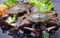 吃螃蟹可以喝可樂嗎？吃螃蟹能喝白酒嗎？