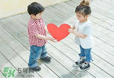 孩子不自信怎么辦？怎樣讓孩子自信大膽？