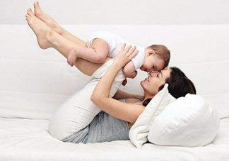 母乳喂養(yǎng)要喂水嗎？純母乳喂養(yǎng)要不要喂水？