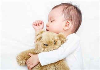 夏天寶寶需要穿襪子睡覺嗎？寶寶夏天睡覺要穿襪子嗎？