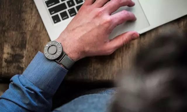 eone手表怎么看時(shí)間？eone手表時(shí)間怎么調(diào)？