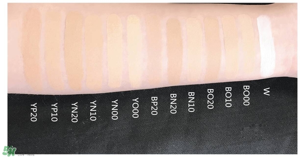 油痘皮用什么粉底液好 適合油痘皮的粉底液 油痘皮用什么粉底液好 適合油痘皮的粉底液