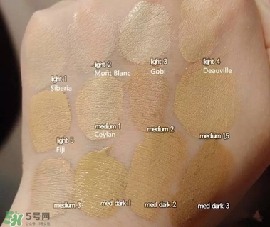 油痘皮用什么粉底液好 適合油痘皮的粉底液 油痘皮用什么粉底液好 適合油痘皮的粉底液