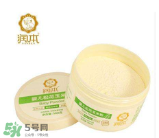 爽身粉可以擦臉上嗎？臉上可不可以涂爽身粉？