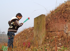 2017父親節(jié)可以上墳嗎？父親節(jié)能給父親上墳嗎？