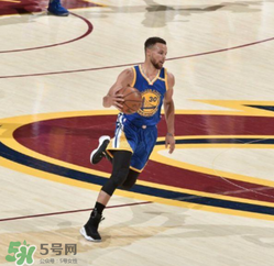 under armour curry4 low什么樣？庫(kù)里第四代總決賽戰(zhàn)靴低幫版諜照