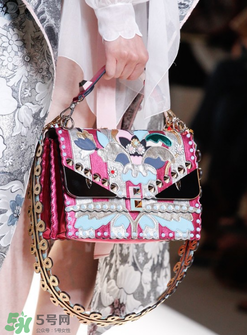 fendi kan i尺寸多大？芬迪kan i包包尺寸介紹