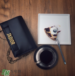 jadior是什么品牌？jadior和dior有什么區(qū)別？