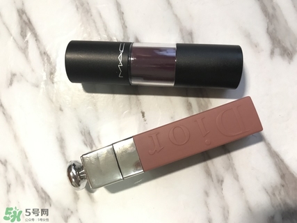 口紅怎么疊涂 兩種口紅怎么疊擦 口紅怎么疊涂 兩種口紅怎么疊擦