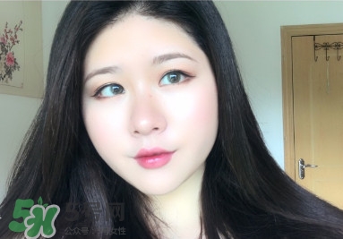 口紅怎么疊涂 兩種口紅怎么疊擦 口紅怎么疊涂 兩種口紅怎么疊擦