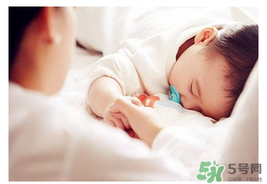 夏天嬰兒房空調(diào)溫度多少合適？有新生兒空調(diào)開多少度？