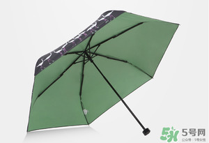 黑檸檬和蕉下哪個好？黑檸檬和蕉下太陽傘對比