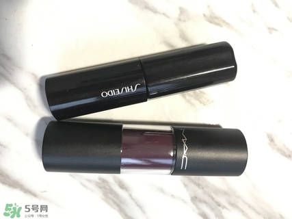 口紅怎么疊涂 兩種口紅怎么疊擦 口紅怎么疊涂 兩種口紅怎么疊擦