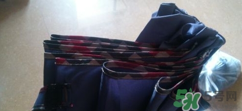 蕉下太陽(yáng)傘怎么收？蕉下小黑傘太陽(yáng)傘怎么打開？