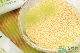 菊花晶可以加奶粉里嗎？菊花晶可以加米粉里嗎