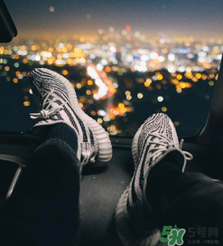 adidas yeezy 350 v2 boost zebra白斑馬多少錢？