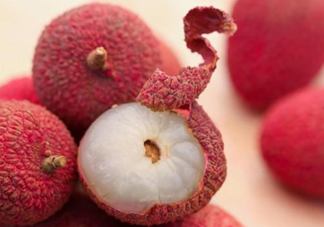 黑葉荔枝有什么功效？黑葉荔枝吃多了會(huì)怎樣？