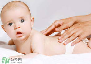 哄寶寶睡覺(jué)可以搖晃嗎？哄寶寶睡覺(jué)搖晃有害嗎？