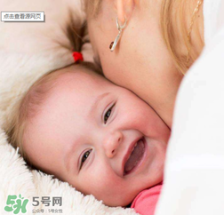 哄寶寶睡覺(jué)可以搖晃嗎？哄寶寶睡覺(jué)搖晃有害嗎？