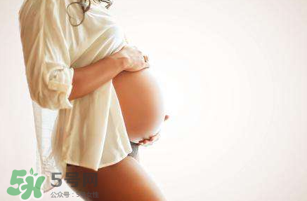 孕婦能用爽身粉嗎？孕婦能用爽身粉擦腳嗎？