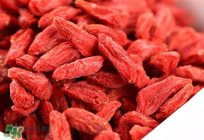 楊梅酒可以放枸杞嗎？楊梅酒里面可以加枸杞嗎？