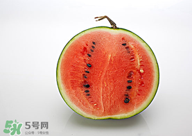 麒麟瓜和西瓜的區(qū)別 麒麟瓜和普通西瓜的區(qū)別 麒麟瓜和西瓜的區(qū)別 麒麟瓜和普通西瓜的區(qū)別