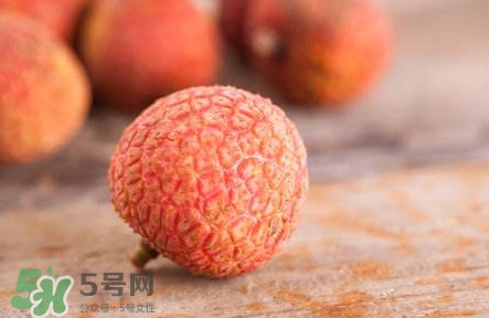 荔枝用什么藥水保鮮？吃荔枝為什么要用鹽水泡