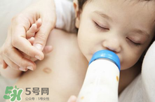 奶粉斷貨可以用別的奶代替一天嗎？奶粉斷貨注意事項