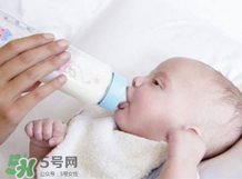 奶粉斷貨可以用別的奶代替一天嗎？奶粉斷貨注意事項