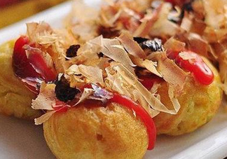 章魚燒是哪個國家的小吃？章魚燒上面的皮是什么