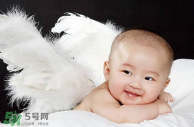 早產(chǎn)兒的發(fā)育和正常嬰兒一樣嗎？早產(chǎn)兒發(fā)育會(huì)遲緩嗎？