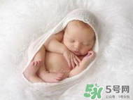 早產(chǎn)兒奶粉有必要嗎？早產(chǎn)兒可以吃普通奶粉嗎？