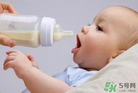 早產(chǎn)兒奶粉有必要嗎？早產(chǎn)兒可以吃普通奶粉嗎？