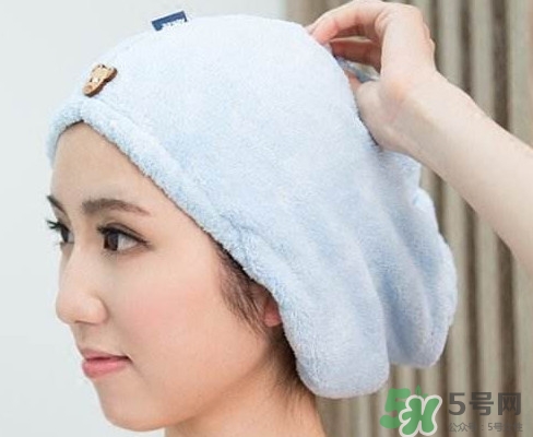 干發(fā)巾和干發(fā)帽哪個(gè)好？干發(fā)帽什么材質(zhì)的好