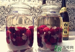 楊梅泡酒是青的好還是紅的好？楊梅酒用什么顏色的楊梅？
