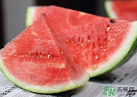 西瓜籽卡在喉嚨怎么辦？西瓜籽卡在氣管怎么辦？