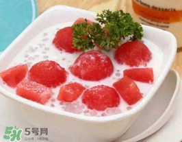 西瓜汁可以加牛奶嗎？西瓜汁和牛奶可以一起喝嗎？