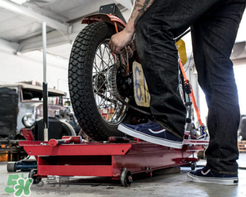 blends與vans聯(lián)名機車主題鞋子在哪買_怎么買？