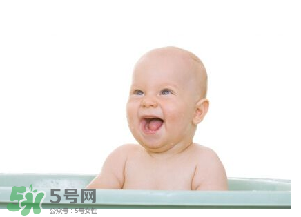 寶寶能用艾葉水洗澡嗎？嬰兒能用艾葉水洗澡嗎？