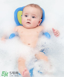 嬰兒能用艾葉敷肚臍嗎？嬰兒艾葉貼肚臍的好處