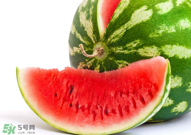 催熟的西瓜能吃嗎？催熟的西瓜吃了會怎樣？