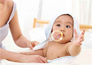 寶寶能用艾葉水洗澡嗎？嬰兒能用艾葉水洗澡嗎？