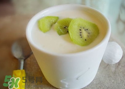 芭蕉能和酸奶一起吃嗎？酸奶可以和芭蕉一起吃嗎