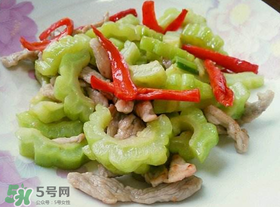苦瓜炒肉怎么炒不苦？苦瓜炒肉怎么做才不苦？