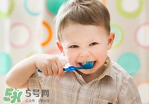 寶寶長(zhǎng)牙會(huì)拉肚子嗎？寶寶長(zhǎng)牙會(huì)發(fā)燒嗎？