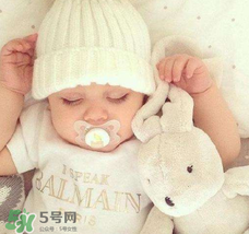 寶寶枕頭高了會(huì)怎么樣？寶寶枕頭高的危害